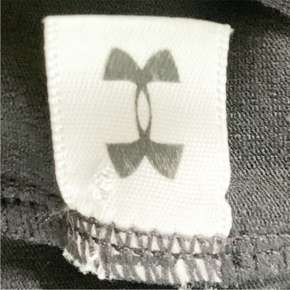 Under Armour Bundle of Two Athletic Tops Graphic Size Small Long & Short Sleeve - Picture 13 of 14